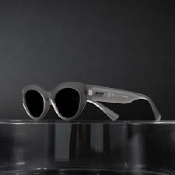 Goodr Moonbeam Daydream Sunglasses NIB Grey - Picture 1 of 9